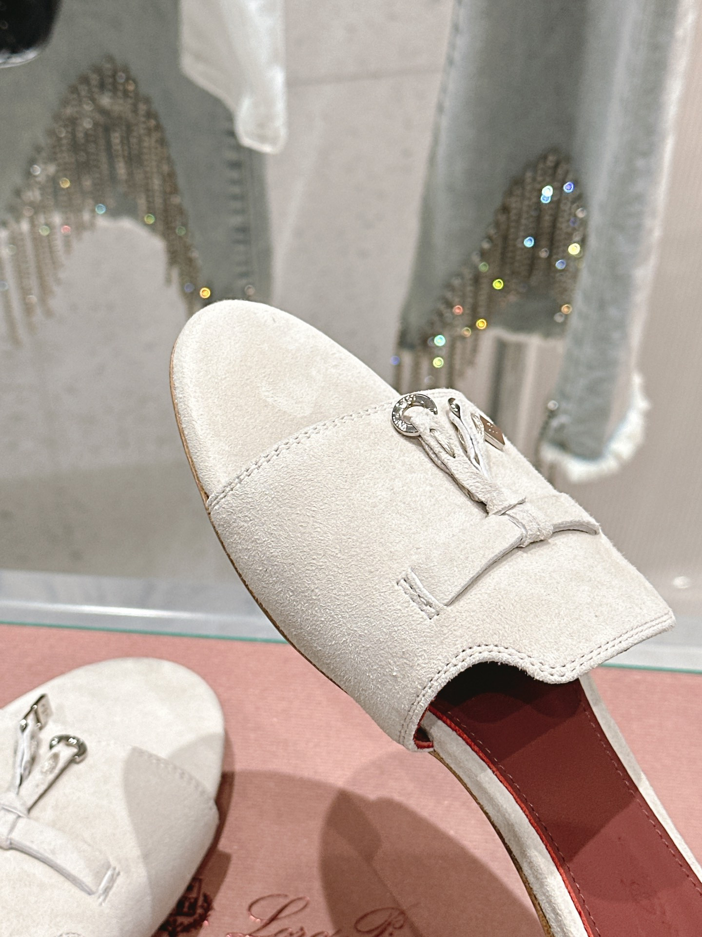 ua L**o p*ana summer charms sandal