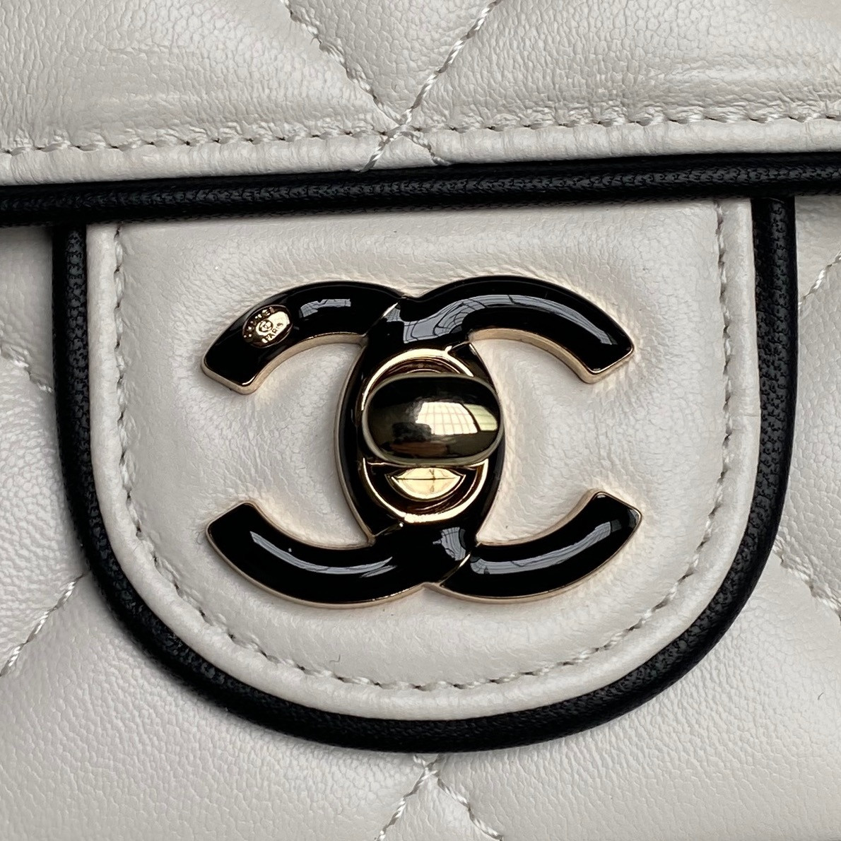 Ch*el mini flap bag as5151 13.5 x 19.5 x 7cm