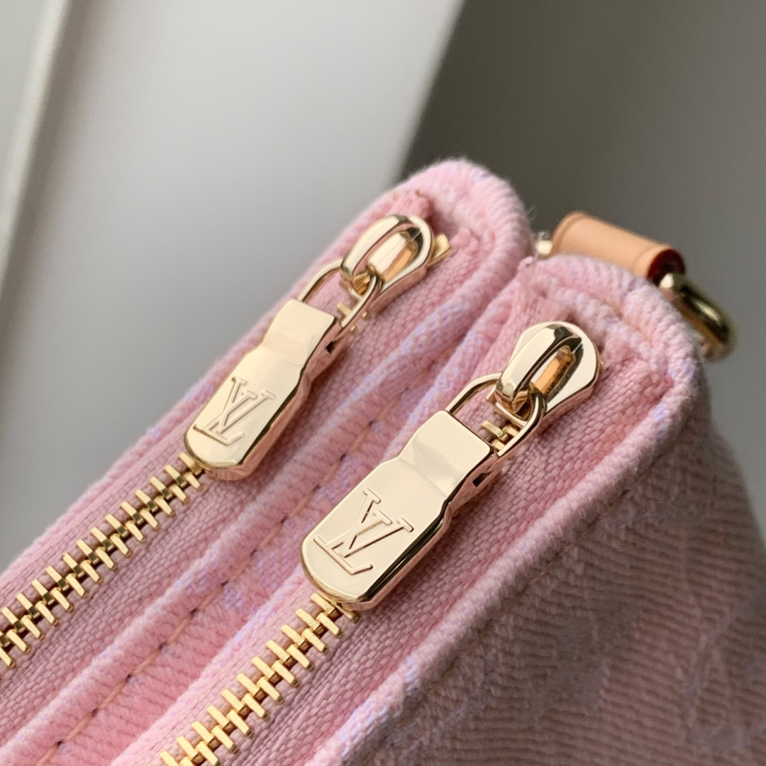 LV Pochette Live M14159 24.5 x 13.5 x 6.5 cm