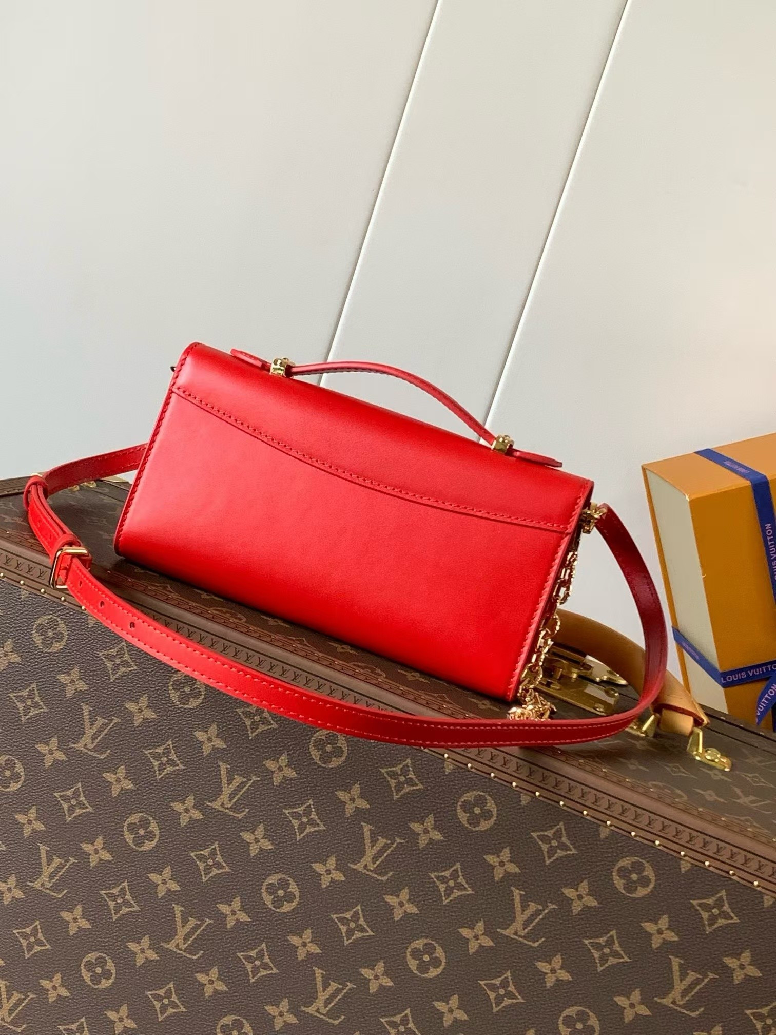 LV Wallet On Chain Capucines M12405 23x12x4cm