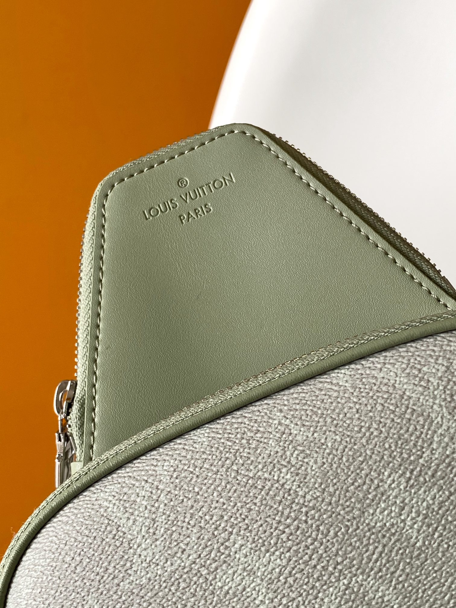 LV AVENUE M11702 20 x 31 x 10cm