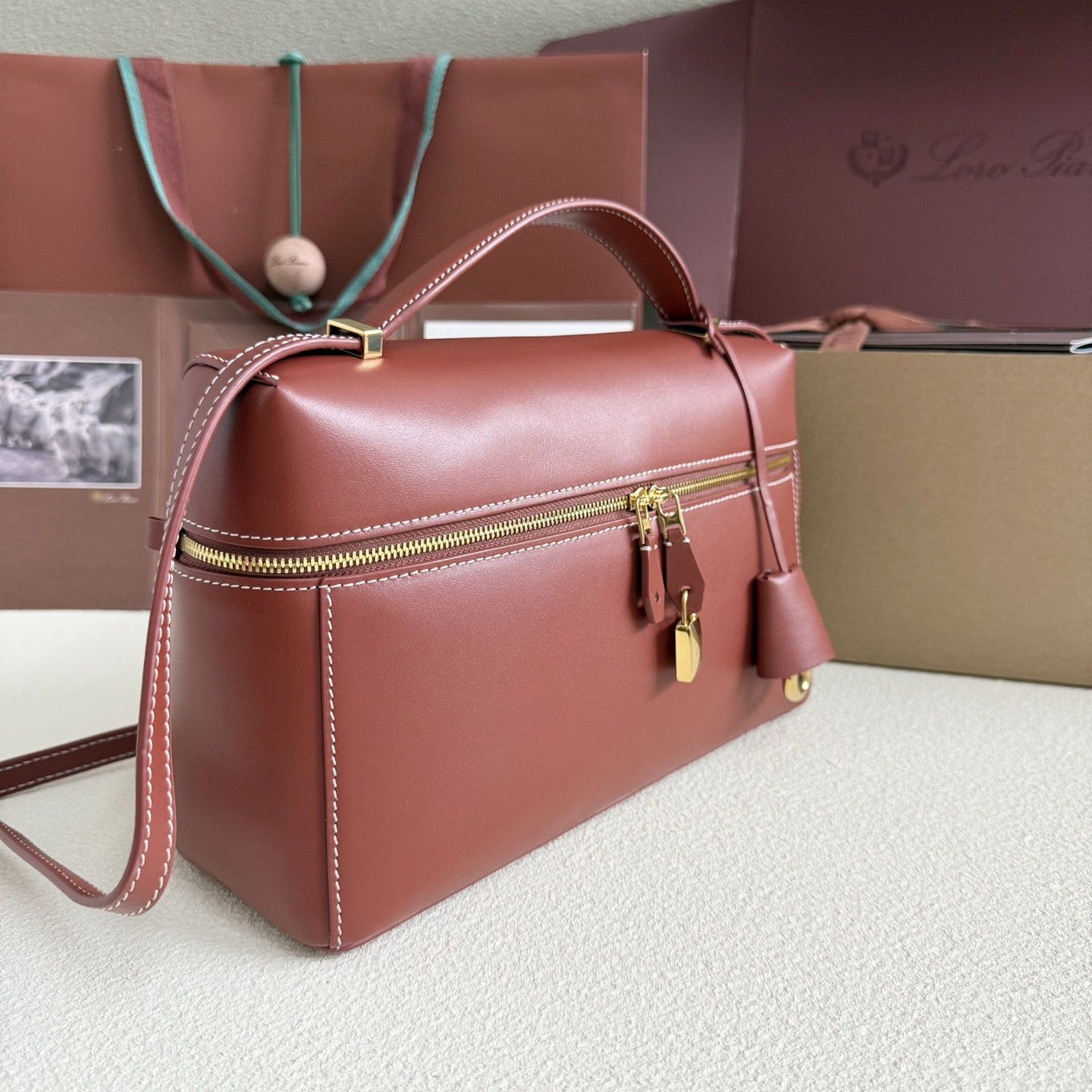 L**o p*ana extra pocket l27 calfskin 16x27x10cm