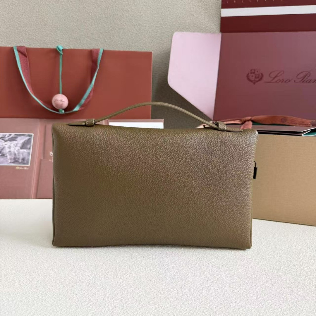 L**o p*ana extra pouch l29 29x18x5cm