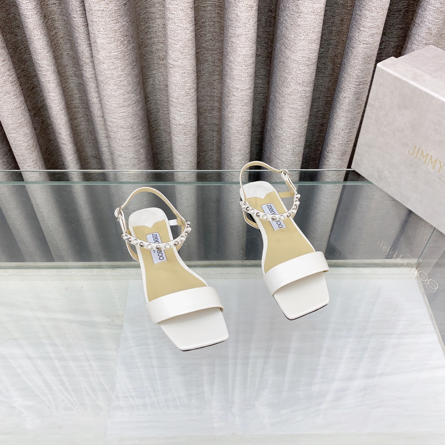 ua Ji*y Ch* sandals