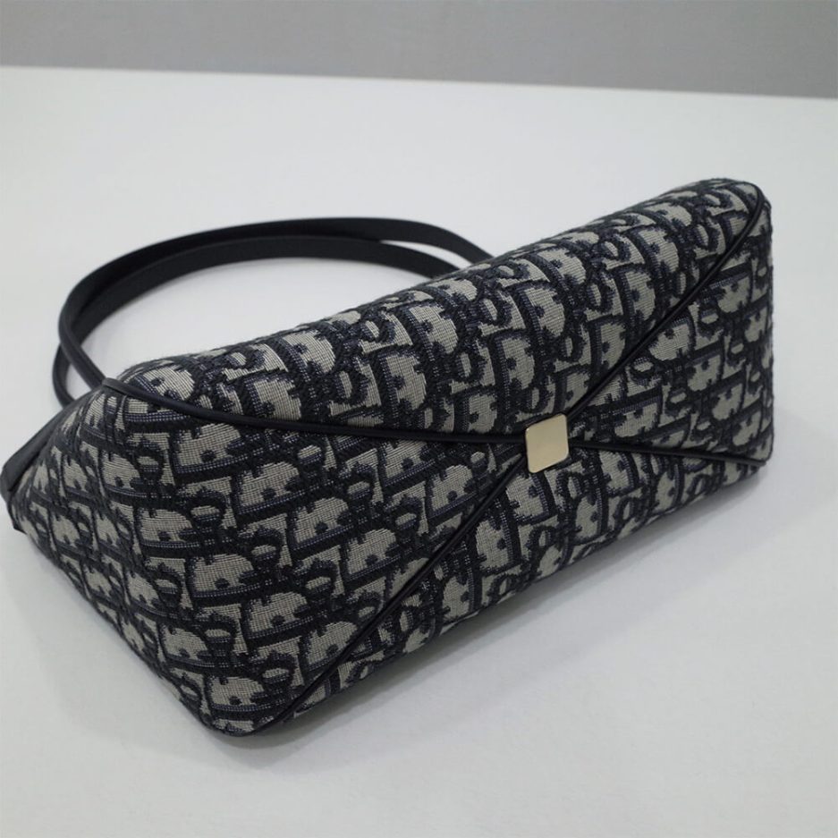 medium D*or key bag