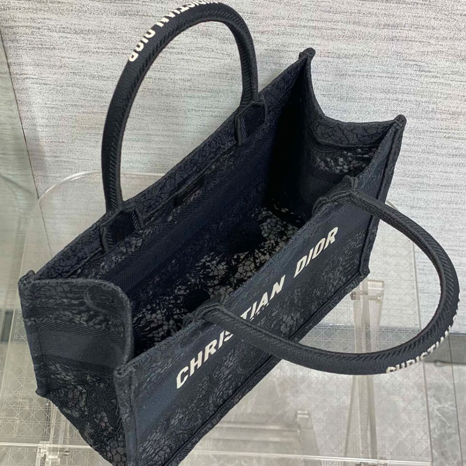 medium D*or book tote