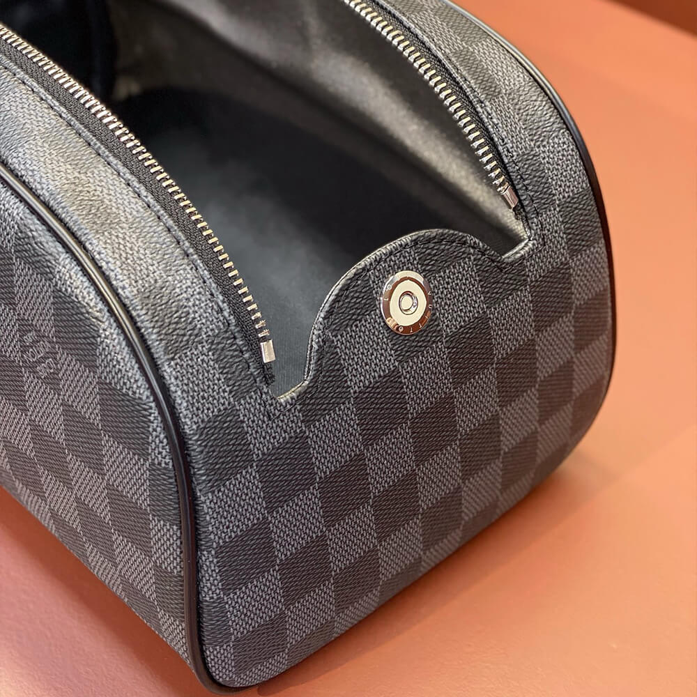 LV Dopp Kit